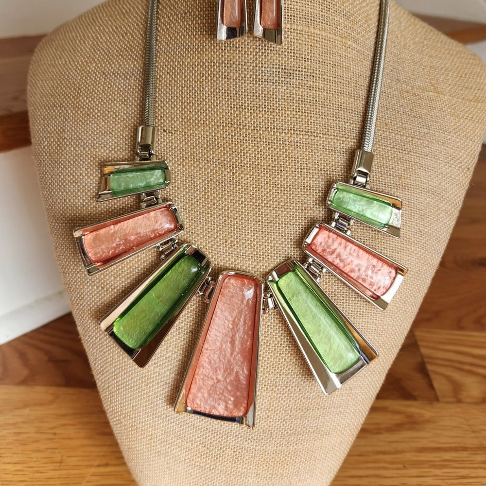 Brand New Fashion Necklace Set